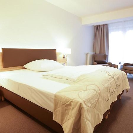 Hotel Waldhalle Мелльн Екстер'єр фото