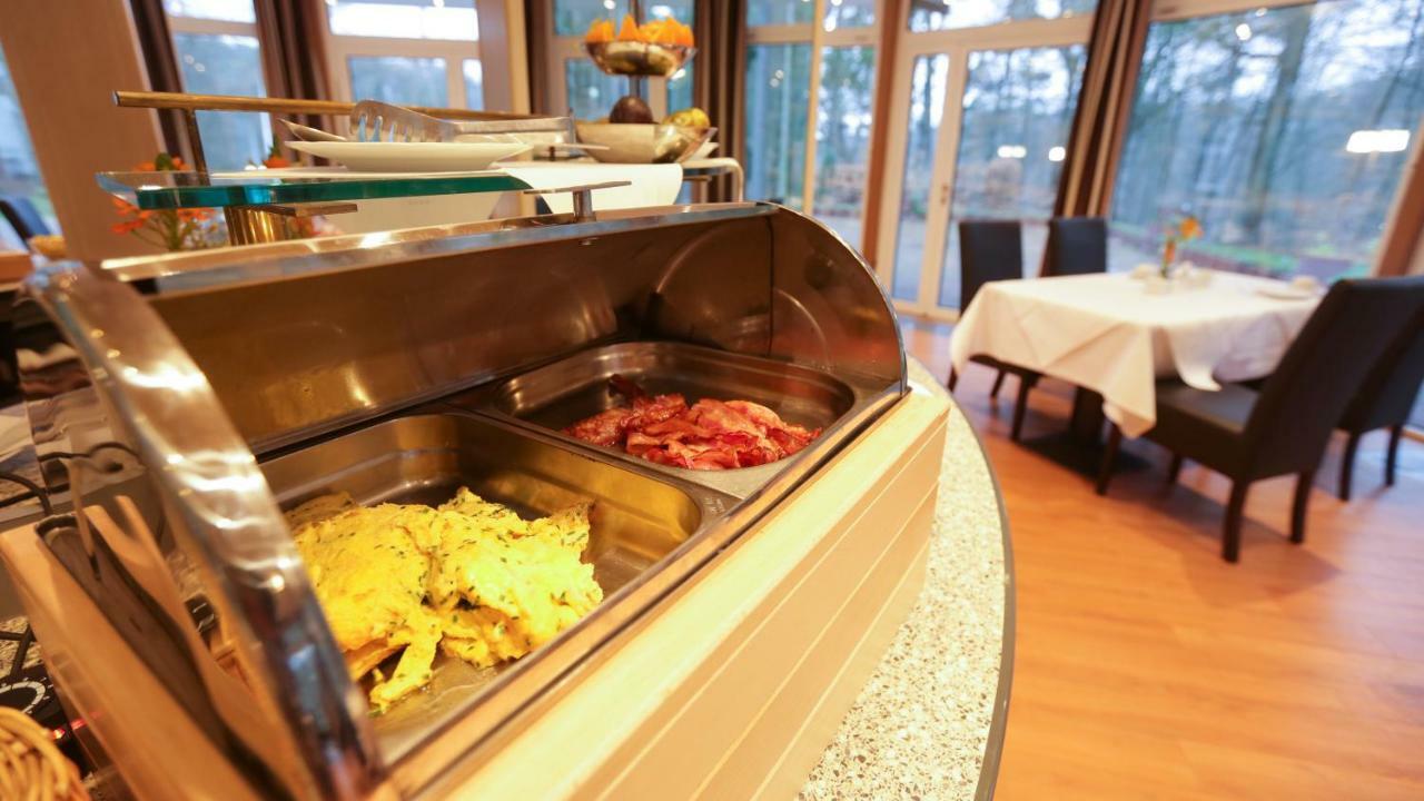 Hotel Waldhalle Мелльн Екстер'єр фото
