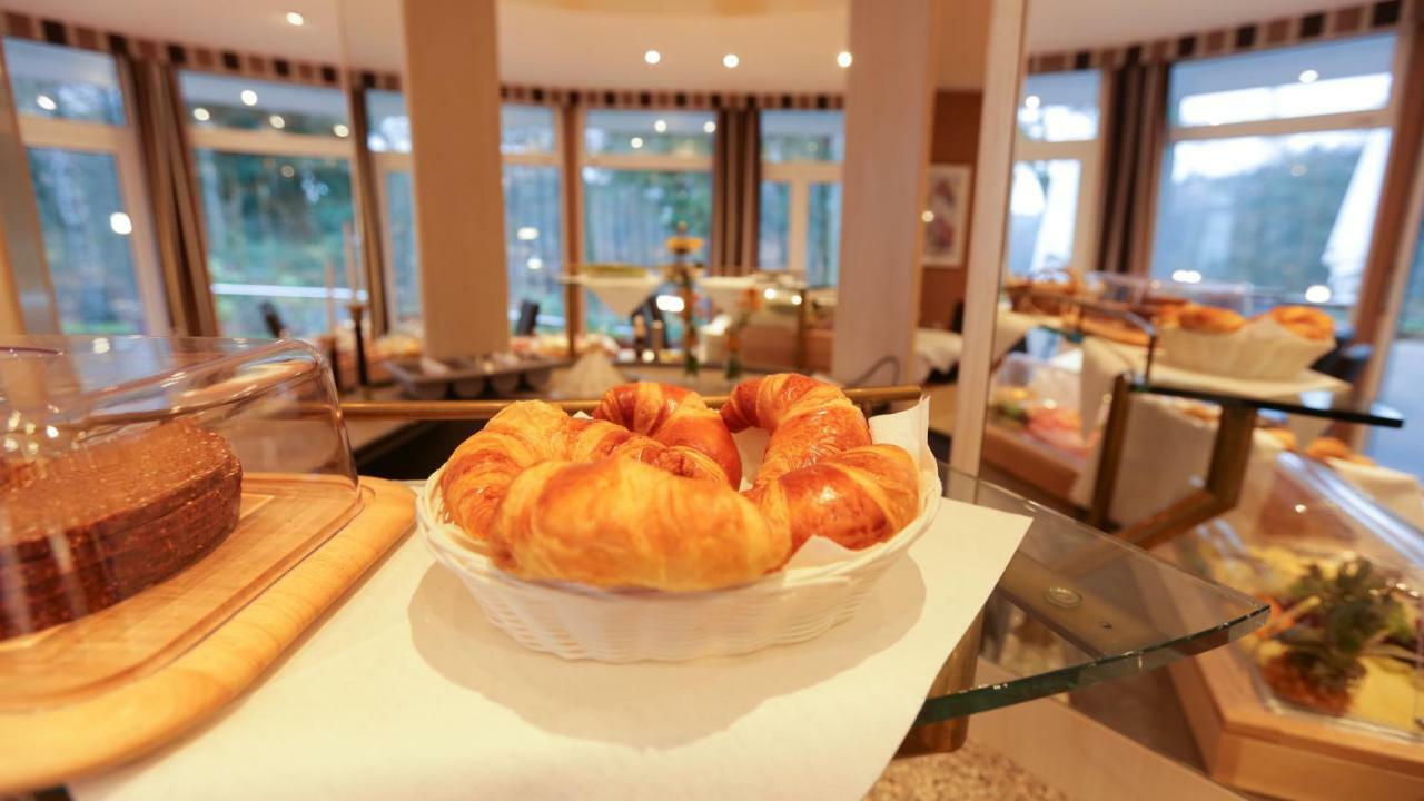 Hotel Waldhalle Мелльн Екстер'єр фото