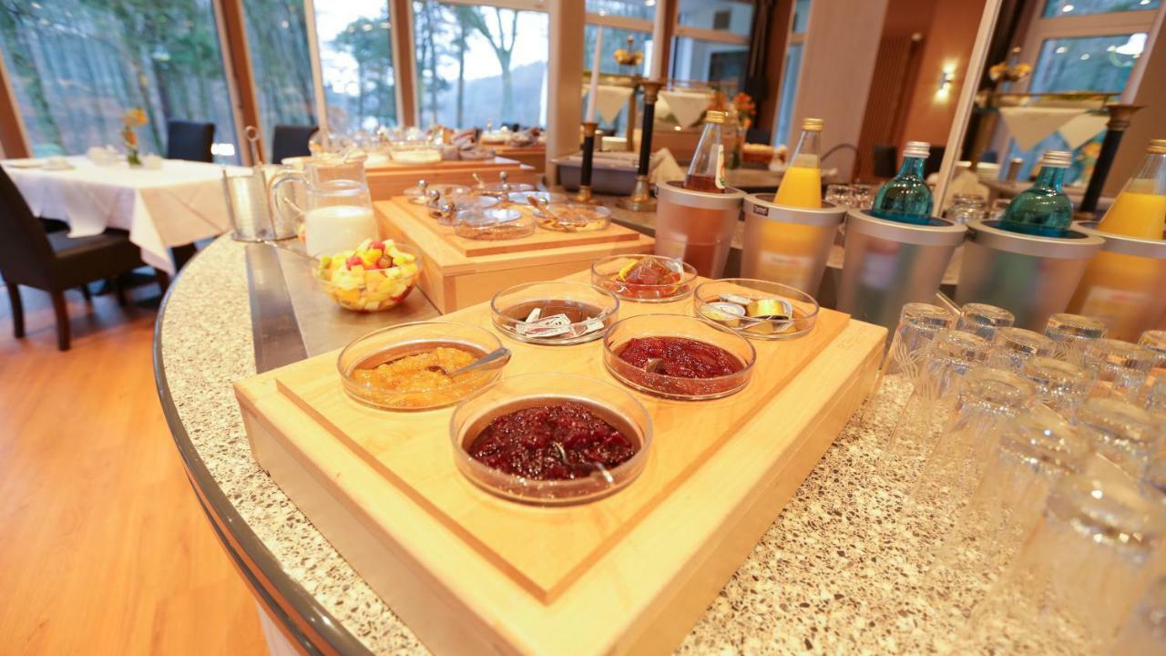 Hotel Waldhalle Мелльн Екстер'єр фото